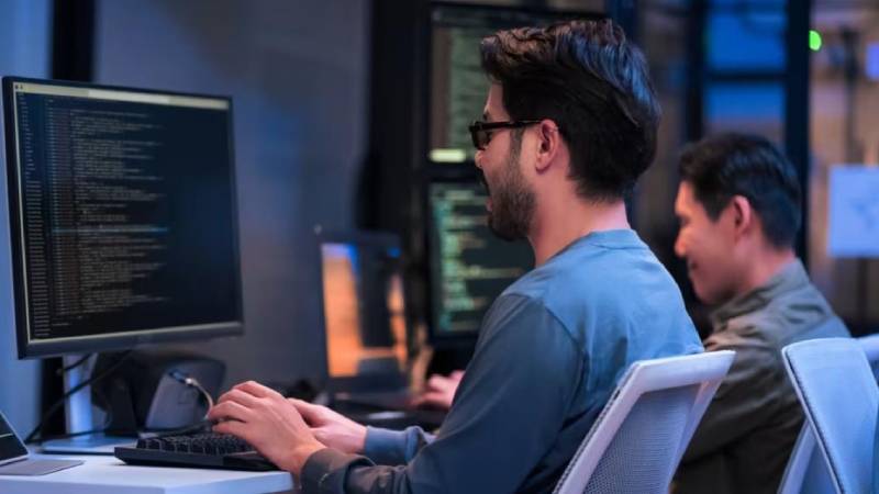AI开发人才画像:厦门AI软件开发所需核心开发者特质解析